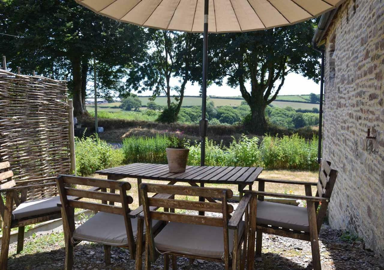 Raleigh Barn Villa West Putford Eksteriør billede